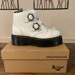 NIB Dr Martens Devon Flower Size 8 / EU 39